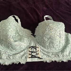 Cacique Lace Underwire Bra in Cream and Black